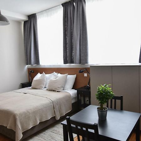 Karlo Main Square Apartments 1 ซาเกร็บ ภายนอก รูปภาพ