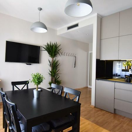 Karlo Main Square Apartments 1 ซาเกร็บ ภายนอก รูปภาพ