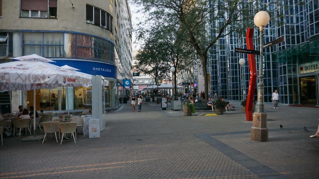 Karlo Main Square Apartments 1 ซาเกร็บ ภายนอก รูปภาพ