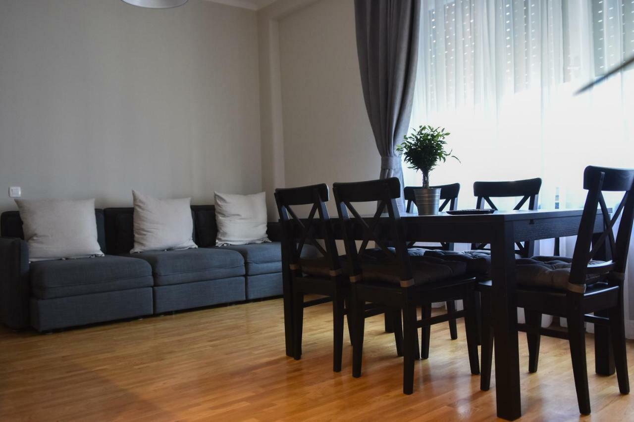 Karlo Main Square Apartments 1 ซาเกร็บ ภายนอก รูปภาพ