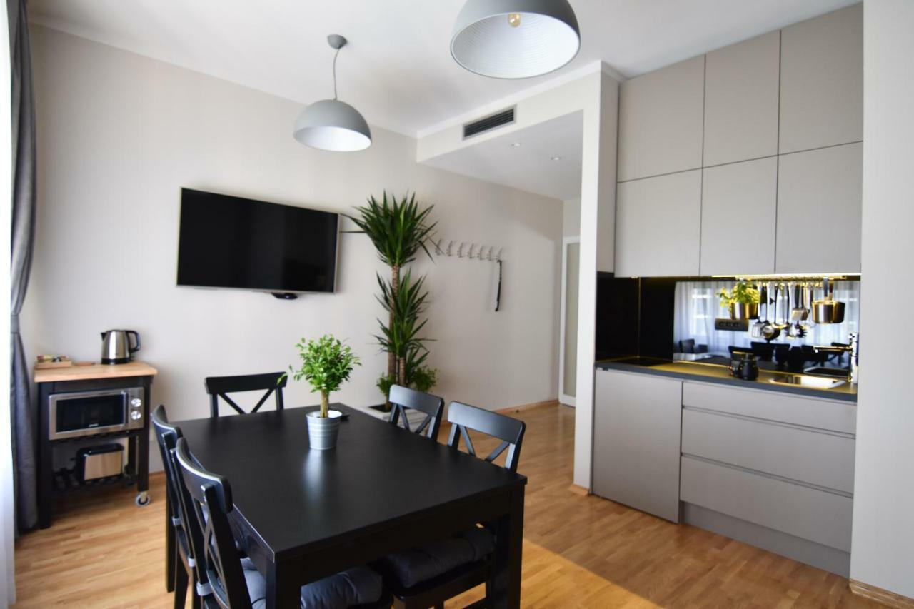 Karlo Main Square Apartments 1 ซาเกร็บ ภายนอก รูปภาพ